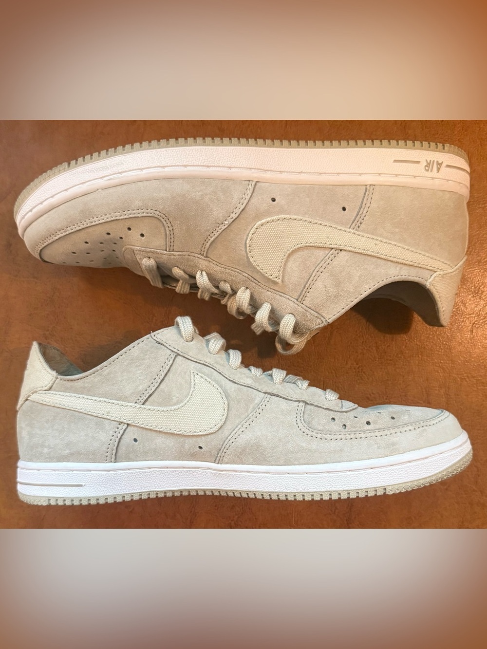Nike Air Force 1 ’07 SE Suede Women’s Size 7.5 Beige Low Top Sneakers - Picture 4 of 10